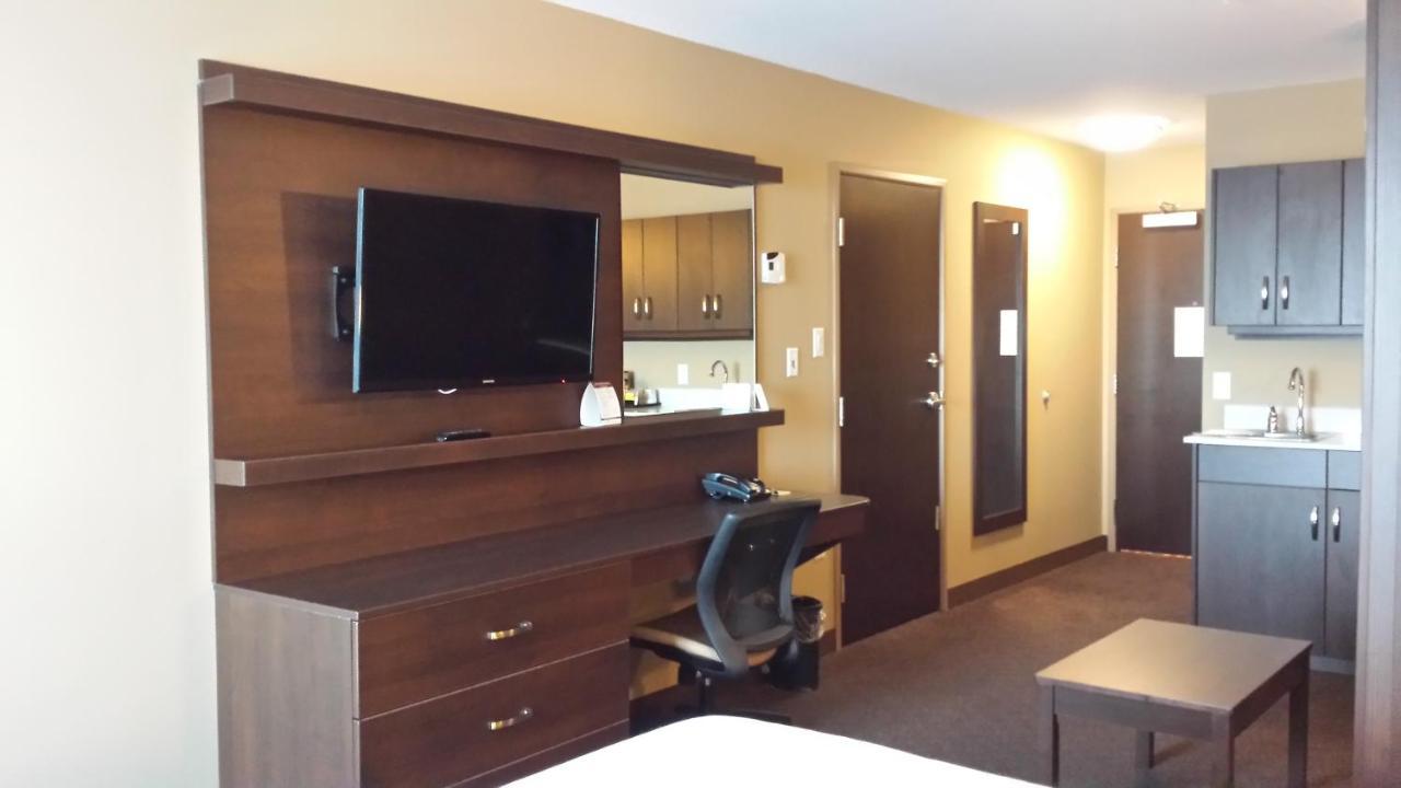 Microtel Inn & Suites By Wyndham Red Deer Penhold Quarto foto